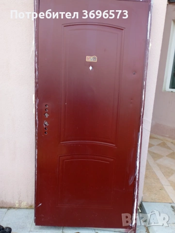 Продавам метални врати
