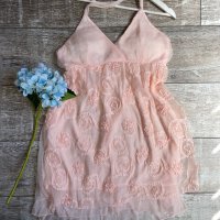 Нежна елегантна ефирна женствена рокля 3Д цветя рокля в прасковен цвят, снимка 9 - Рокли - 41794700