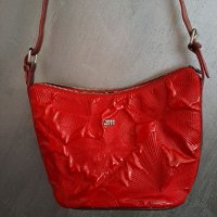 Miss sixty червена лачена чанта, снимка 1 - Чанти - 39945000