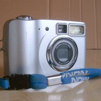  HP PhotoSmart 812 Цифров фотоапарат 4.1MP – сребрист, снимка 1 - Фотоапарати - 44403978
