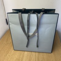 Автентична бутикова Tom Ford подаръчна торба 31 x 26 cm gift bag TF , снимка 3 - Други - 42064560