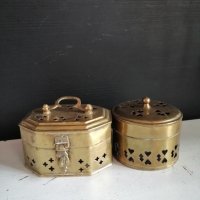Двойка стари метални кутийки, снимка 1 - Антикварни и старинни предмети - 40289313