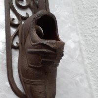 Викториански предмет за чистене на обувки  или др. с 2 обувки, снимка 4 - Антикварни и старинни предмети - 40044846