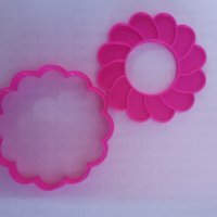 Цвете с дупка линцер пластмасов резец форма тесто фондан сладки, снимка 3 - Форми - 41947579
