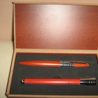 подаръчен комплект-химикалка и фенерче, снимка 1 - Други ценни предмети - 39445566