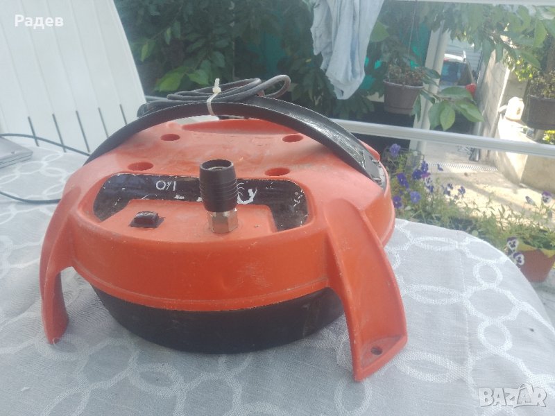 мобилен преносим компресор Black and Decker, снимка 1