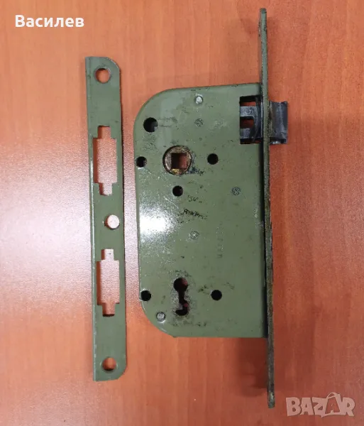 Продавам стари брави и дръжки към тях., снимка 1