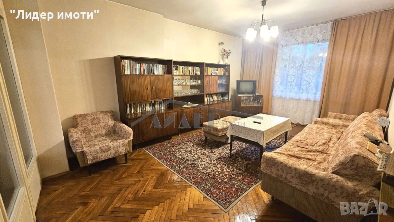 3-стаен стар монолит с чиста площ от 99 кв.м., снимка 1