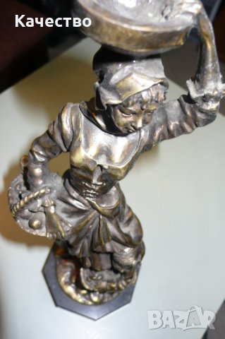 Статуетка-имитация на бронз , снимка 1 - Антикварни и старинни предмети - 35669702