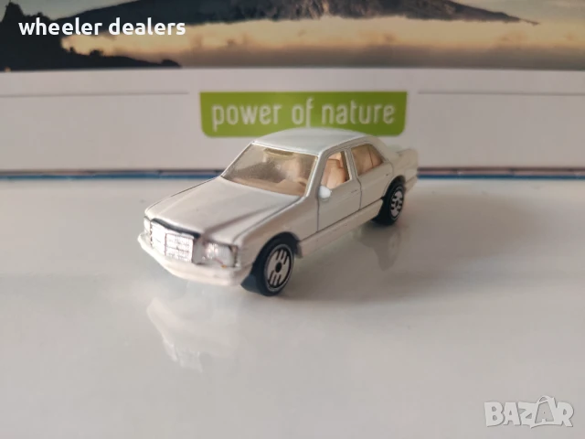 Метална количка Hot Wheels Mercedes Benz 380 SEL 1/64