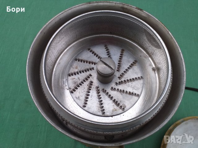 Стара метална сокоизтисквачка, снимка 5 - Сокоизстисквачки и цитрус преси - 34309665