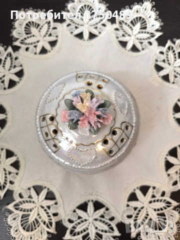 Бонбониера с релефни цветя и перлен блясък, снимка 6 - Аксесоари за кухня - 52223497