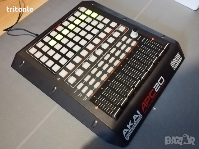 Продавам AKAI APC 20, снимка 5 - Синтезатори - 52513876