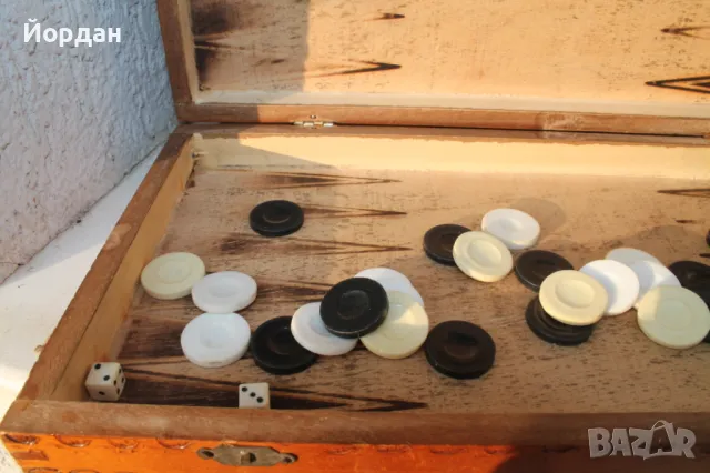 Дървена кутия за шах и табла, снимка 6 - Шах и табла - 47790939