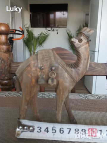 Продавам красива и изящна, статуетка.Камила.Дърворезба.Ръчна изработка., снимка 4 - Колекции - 42297827