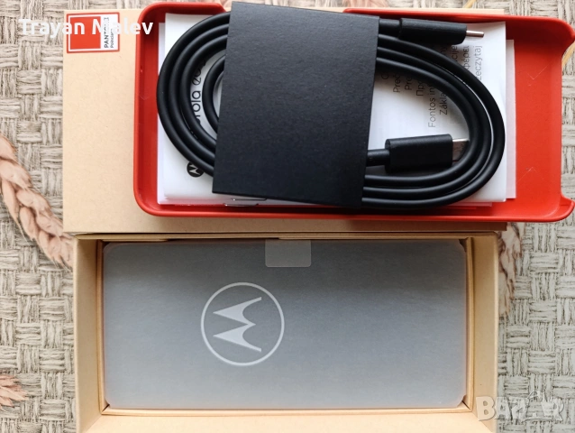 Смартфон Моторола ейдж 50 Нео 5джи 8+8/256, снимка 4 - Motorola - 53440262