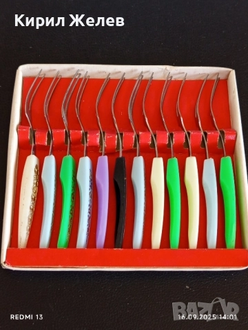 Винтидж комплект вилици ROSTFRAI за десерт,плодове много красив рядък за КОЛЕКЦИЯ 50487, снимка 9 - Други ценни предмети - 51732442