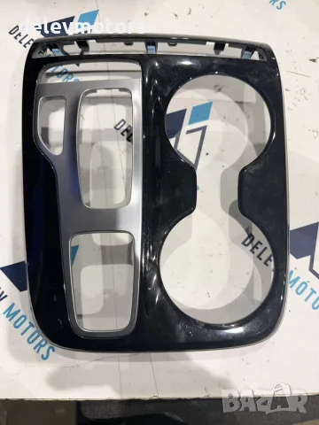 84653-N7100 интериорна конзола от Hyundai Tucson, Хюндай Туксон 2023 г.