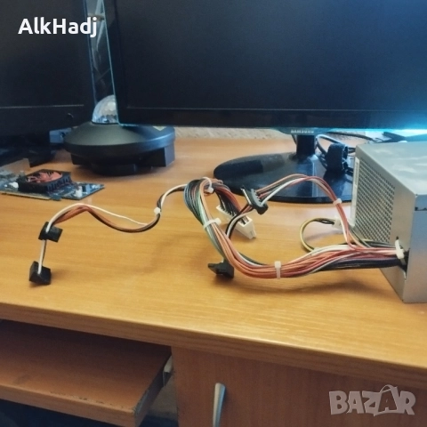 Захранване Dell 240W, снимка 4 - Захранвания и кутии - 52078118
