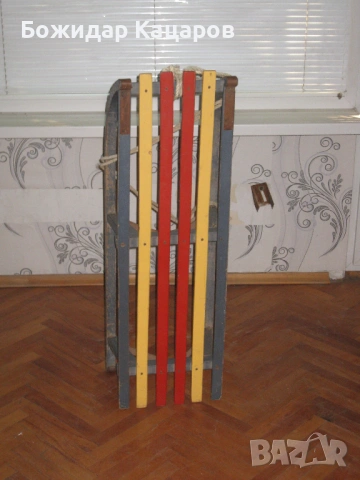 Стара дървена шейна. Цена - 17евро. Пращам по Еконт. За София, може и лично да я вземете., снимка 2 - Зимни спортове - 53095466