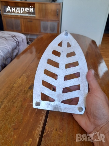 Стара поставка за ютия #9, снимка 5 - Други ценни предмети - 52064869