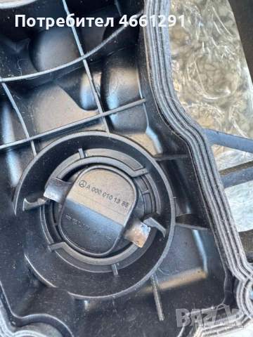 Капачка на отвора за наливане на масло на Мерцедес Mercedes само за 20лв. A0000101385, снимка 2 - Части - 52556612