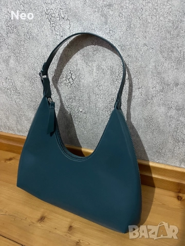 Дамска чанта By Far, снимка 2 - Чанти - 51957810