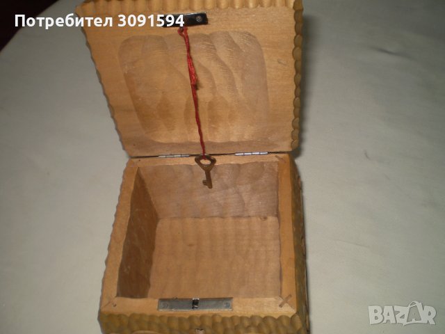 Ръчно изработена дърворезба кутия за бижута с ключ, снимка 4 - Други ценни предмети - 41656648