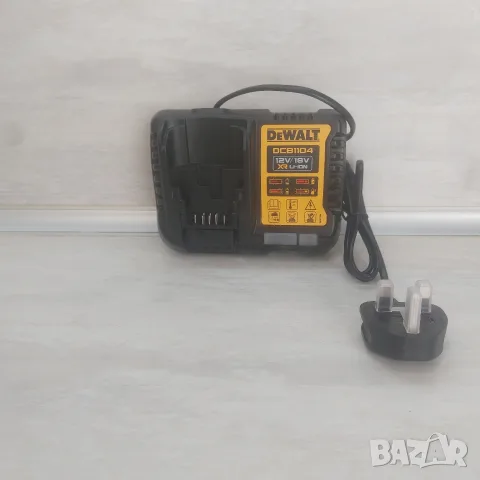 Бързо зарядно DEWALT DCB1104 (12V / 18V XR / FlexVolt) 4A – Оригинално, Като Ново, с UK кабел