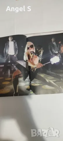 Lady Gaga Special Collector's Edition, снимка 6 - Списания и комикси - 55957852