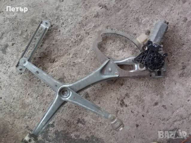 Преден ляв стъклоповдигач Мерцедес W210 Е класа 