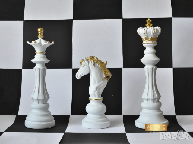 Шахматна Фигура Цар / Бяла Статуетка Изработена от Смола / Цвят Бял Мат и Златни Акценти 39 x 12 см., снимка 5 - Статуетки - 52395512