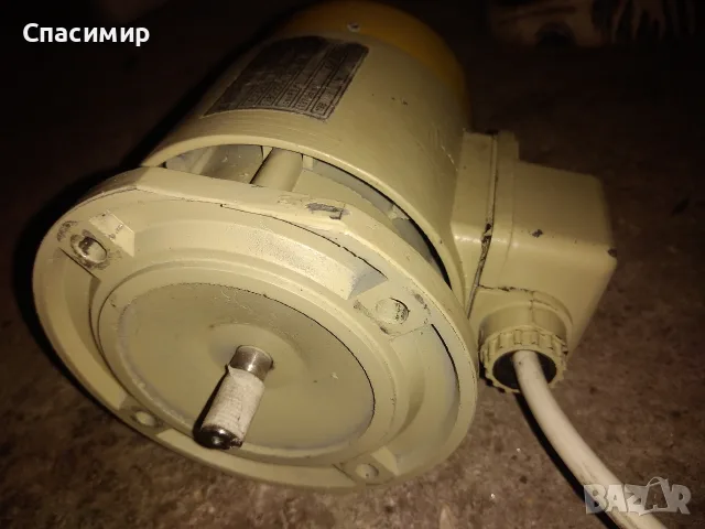 Ел двигател 90w на 1370 обр фланцов , снимка 2 - Електродвигатели - 56154904