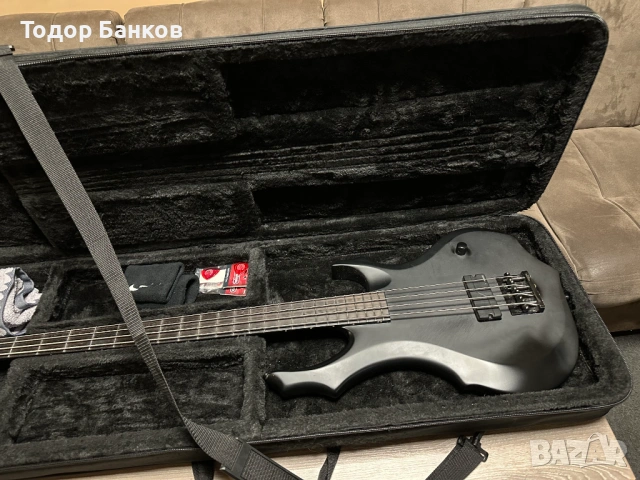 Продавам бас "LTD Black Metal Edition", снимка 6 - Китари - 53541320
