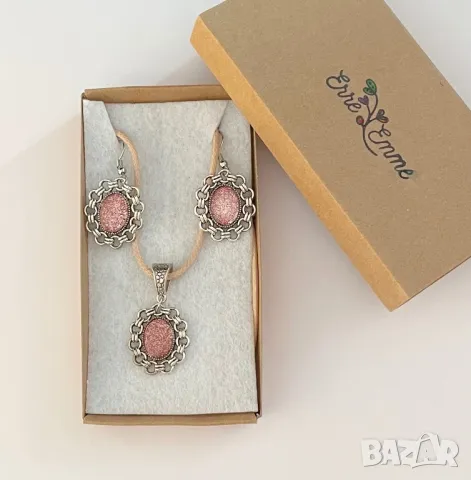 Ръчно изработени комплекти от бижутерийна смола, метали и бои., снимка 9 - Бижутерийни комплекти - 46690971