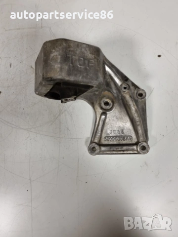 Десен държач на двигателя за Jeep Grand Cherokee 3.0 Crd (2006) 52090308AE, снимка 2 - Части - 53523580