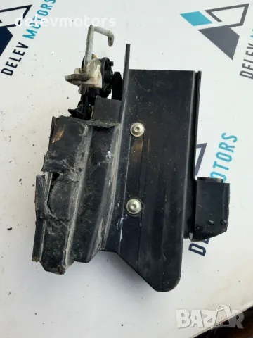 825033052R задна лява брава от Dacia Sandero 3, двигател H4DF480, 1.0 TCe ECO-G, 101 кс., 2025 г., снимка 5 - Части - 55836549