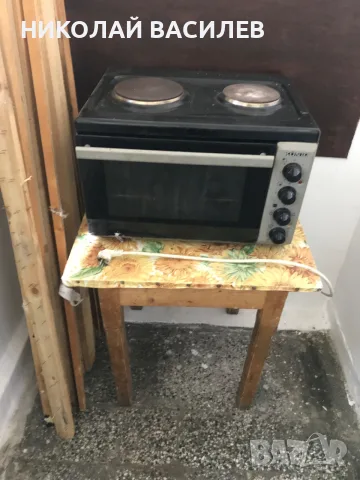 Комплект   с  масичка     готварска  печка  с  фурна  .