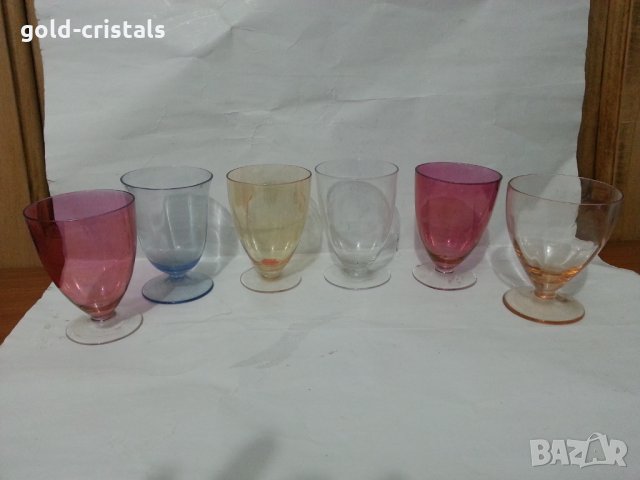 Ретро стъклени чаши чашки