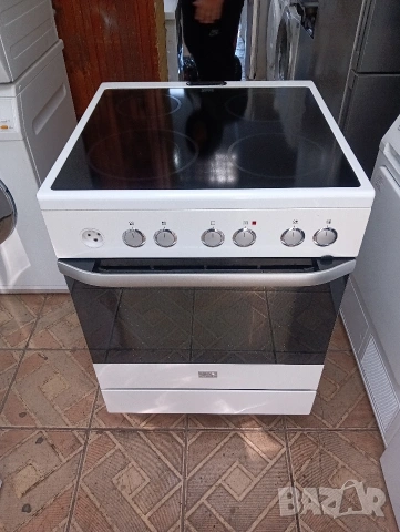 Като нова свободно стояща печка с керамичен плот Voss Electrolux с две години гаранция!