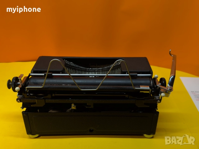 Пишеща Машина Olympia Клавиатура Qwertz Латиница Топ Състояние Обслужена 1940 Година !, снимка 12 - Антикварни и старинни предмети - 52398420