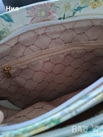 Дамски чанти, снимка 5 - Чанти - 44436190