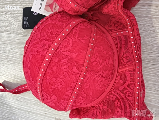 Нов сутиен с камъчета 85/ E или D, снимка 2 - Бельо - 52570965