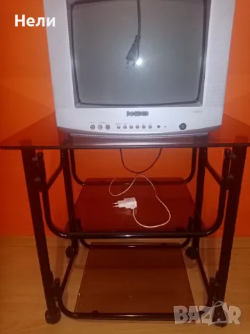 Продавам стъклена масичка, снимка 2 - Маси - 48964636