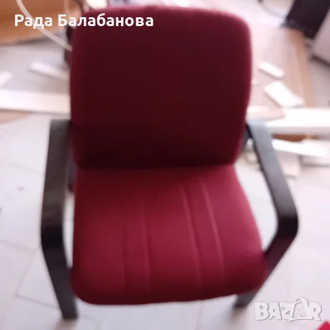 Продавам 16 броя столове и 4 броя маси