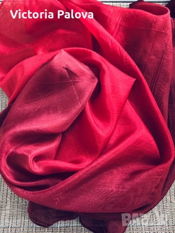 Луксозен копринен шал YAM YAM - OMBRE RUBY RED, снимка 12 - Шалове - 52924211
