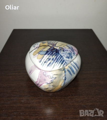 Красива малка кутуя за бижута. Порцелан. , снимка 2 - Декорация за дома - 44932800