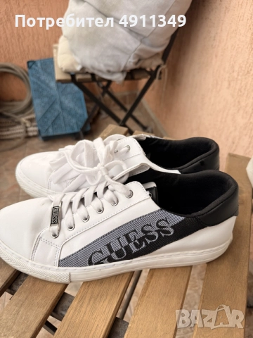 Дамски обувки Guess, снимка 2 - Маратонки - 56192127