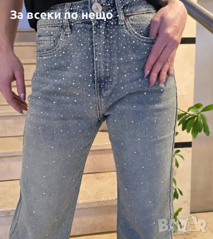 Дамски Меки И Еластични Дънки С Апликация От Нежни Камъни, снимка 3 - Дънки - 48594915