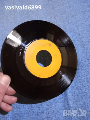 "Поети с китара - Булат Окуджава", снимка 14 - Художествена литература - 50025899